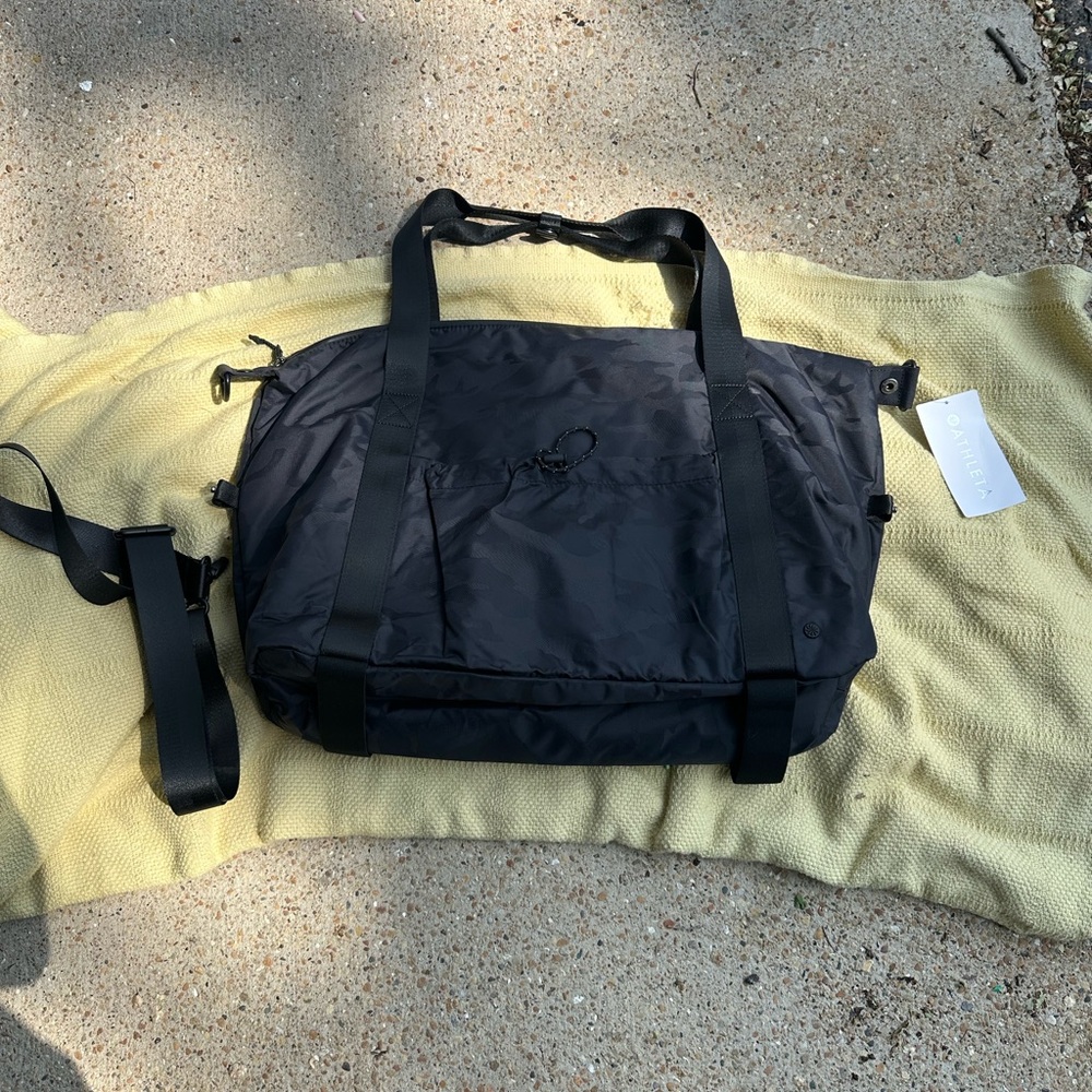 Athleta Black Travel Bag for Stylish Journeys